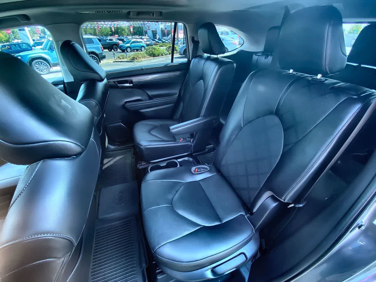 Thumbnail: 2023 Toyota Highlander - 22