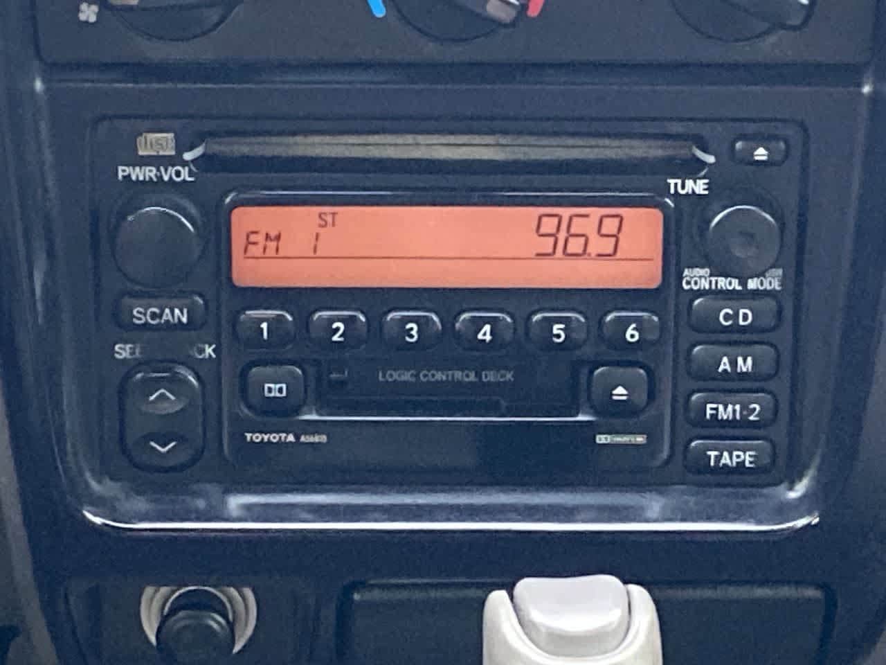 Thumbnail: 2004 Toyota Tacoma - 16