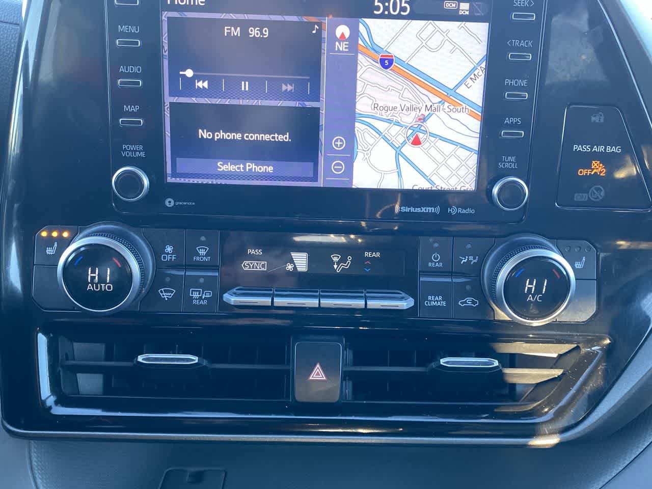 Thumbnail: 2021 Toyota Highlander - 17