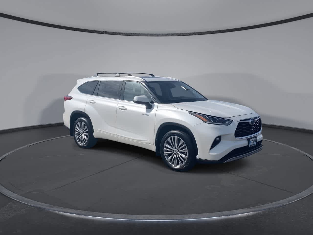 Thumbnail: 2020 Toyota Highlander - 3