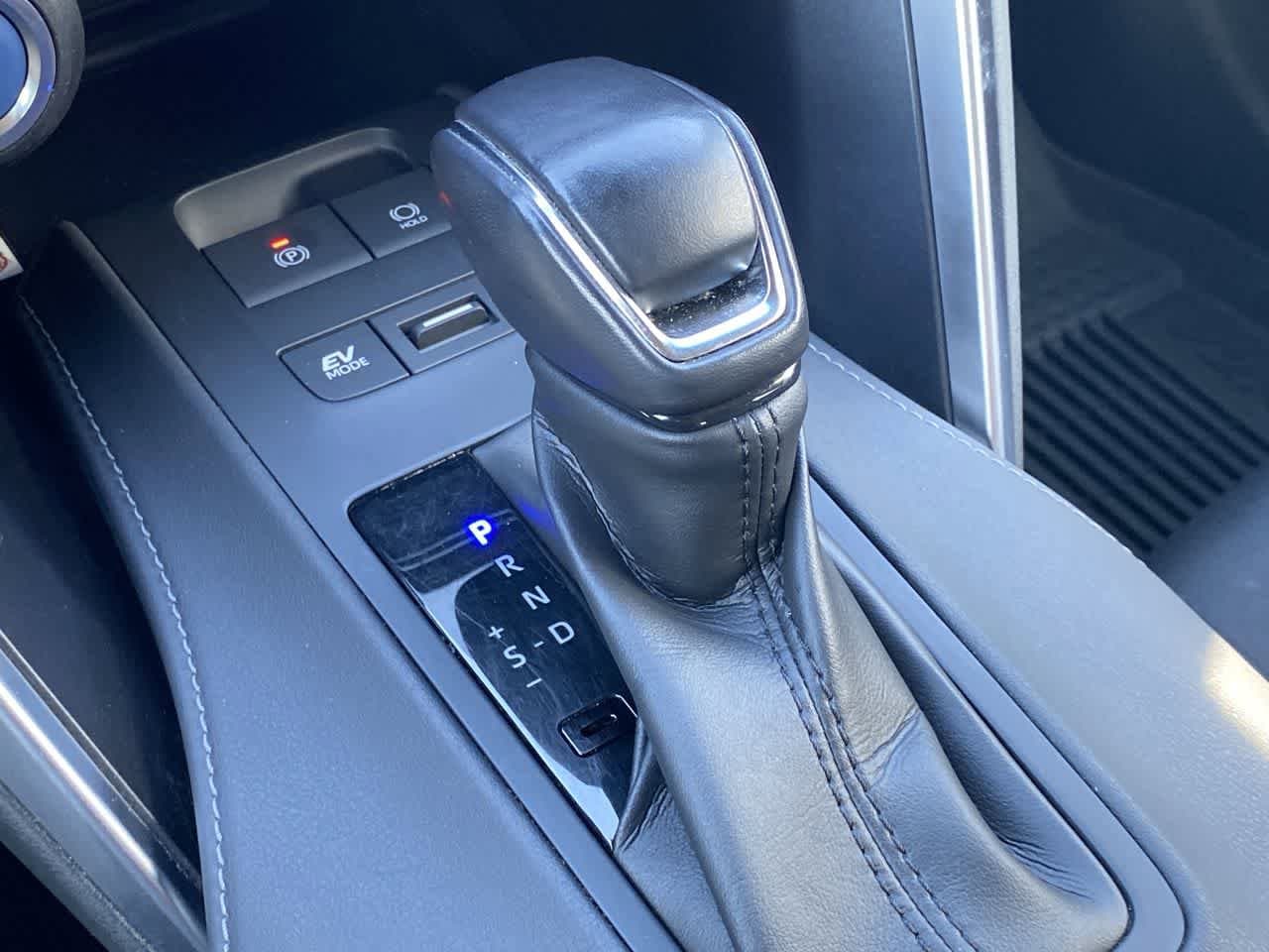 Thumbnail: 2022 Toyota Venza - 19