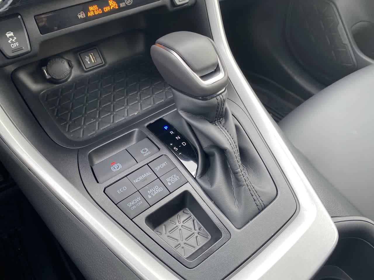 Thumbnail: 2025 Toyota RAV4 - 19