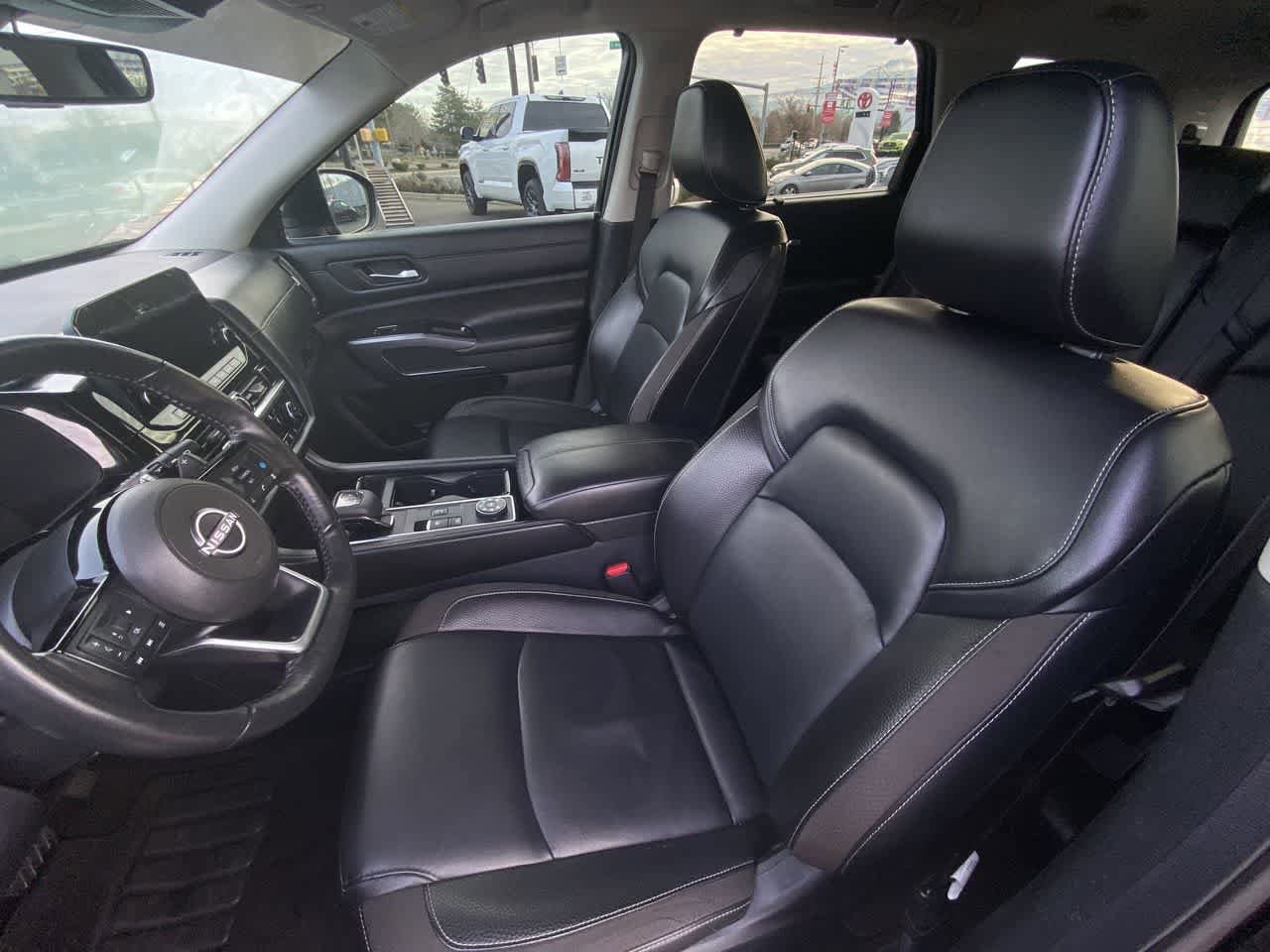 Thumbnail: 2023 Nissan Pathfinder - 11