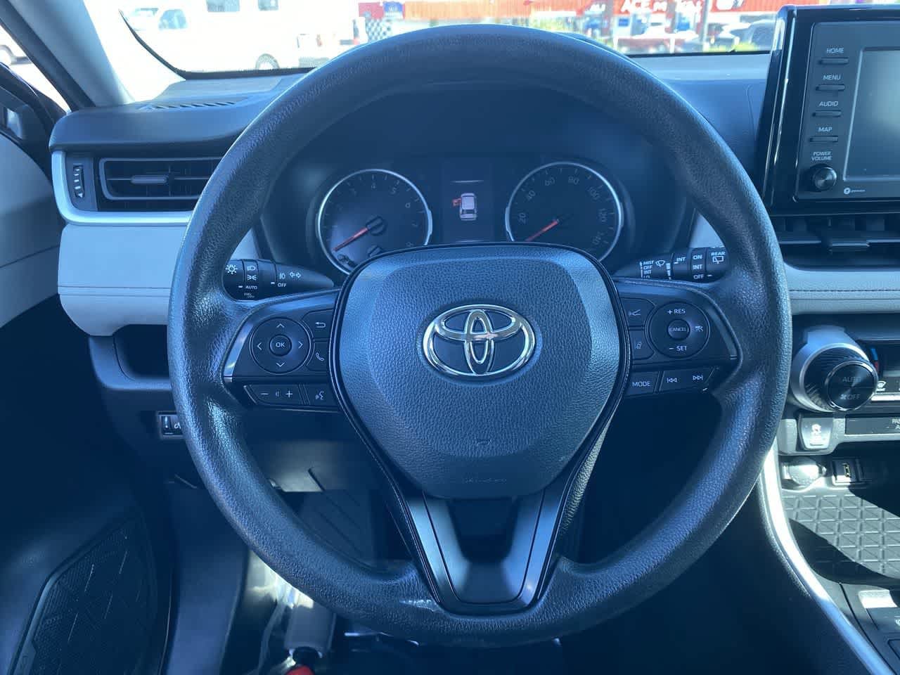2021 Toyota RAV4 XLE 14