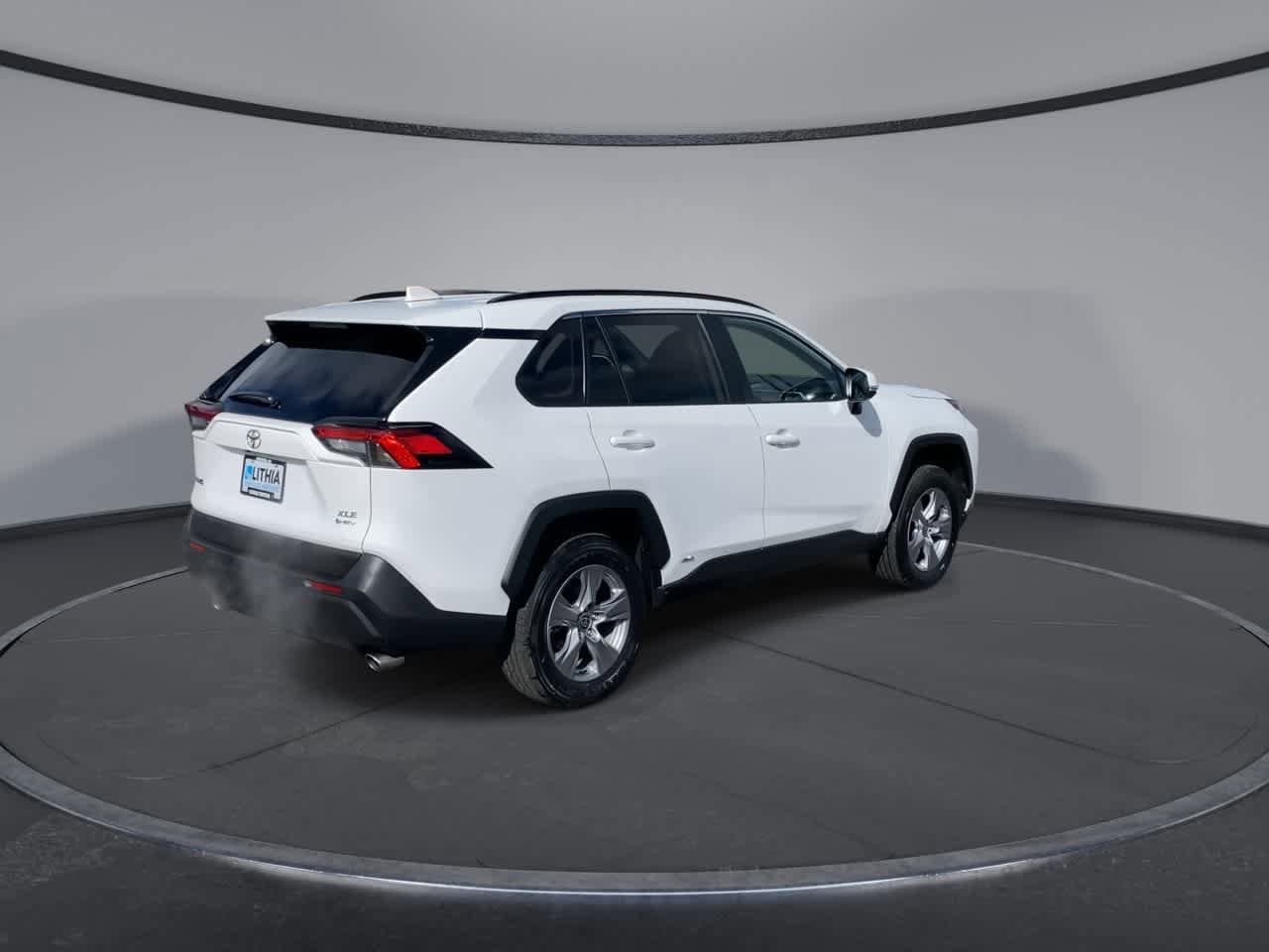 Thumbnail: 2025 Toyota RAV4 - 8
