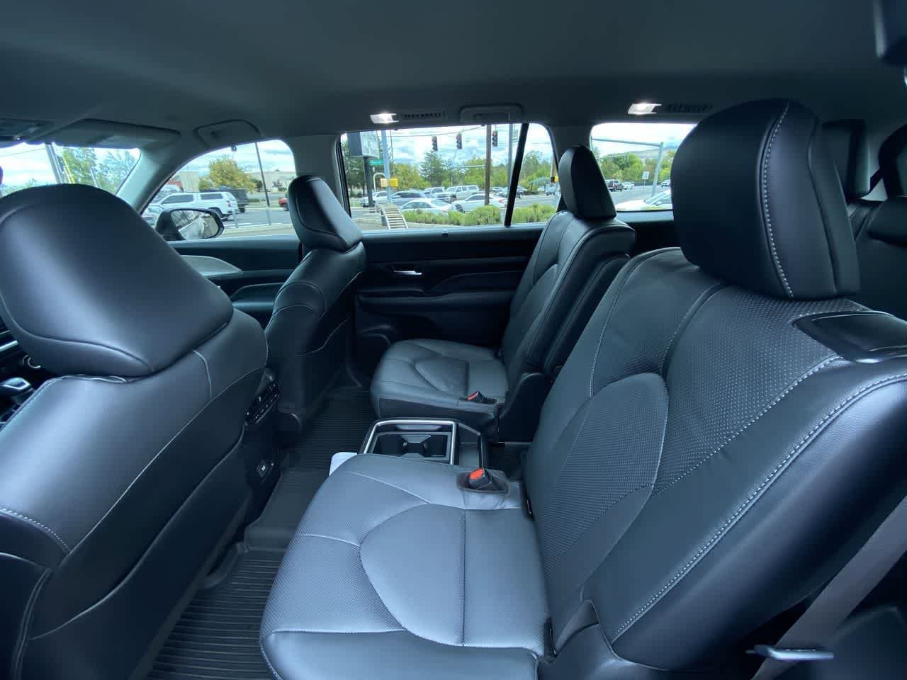 Thumbnail: 2024 Toyota Grand Highlander - 21