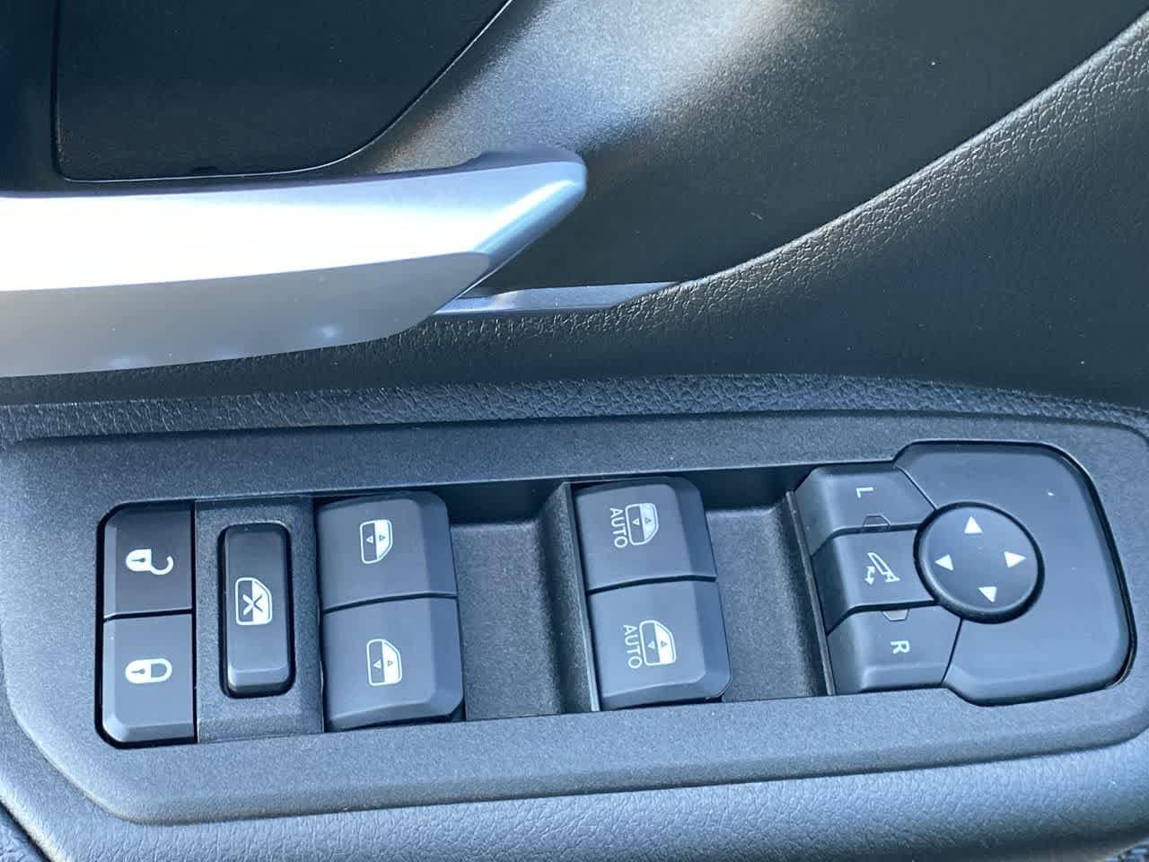 Thumbnail: 2025 RAM 1500 - 13