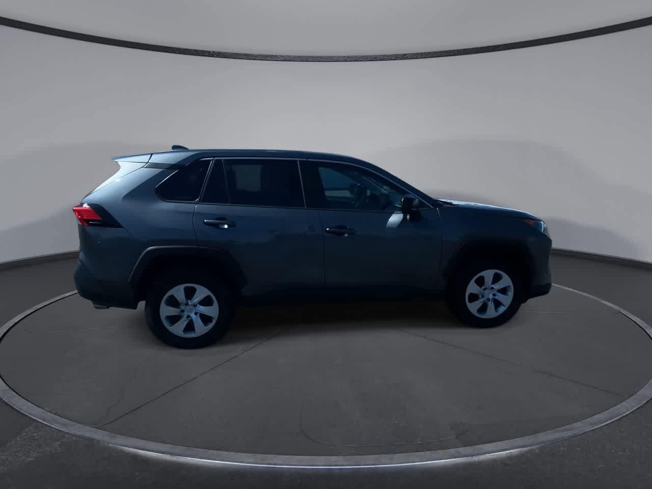 2022 Toyota RAV4 LE 9