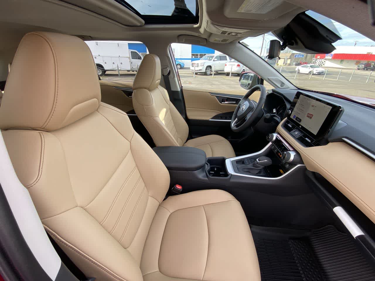 Thumbnail: 2025 Toyota RAV4 - 24