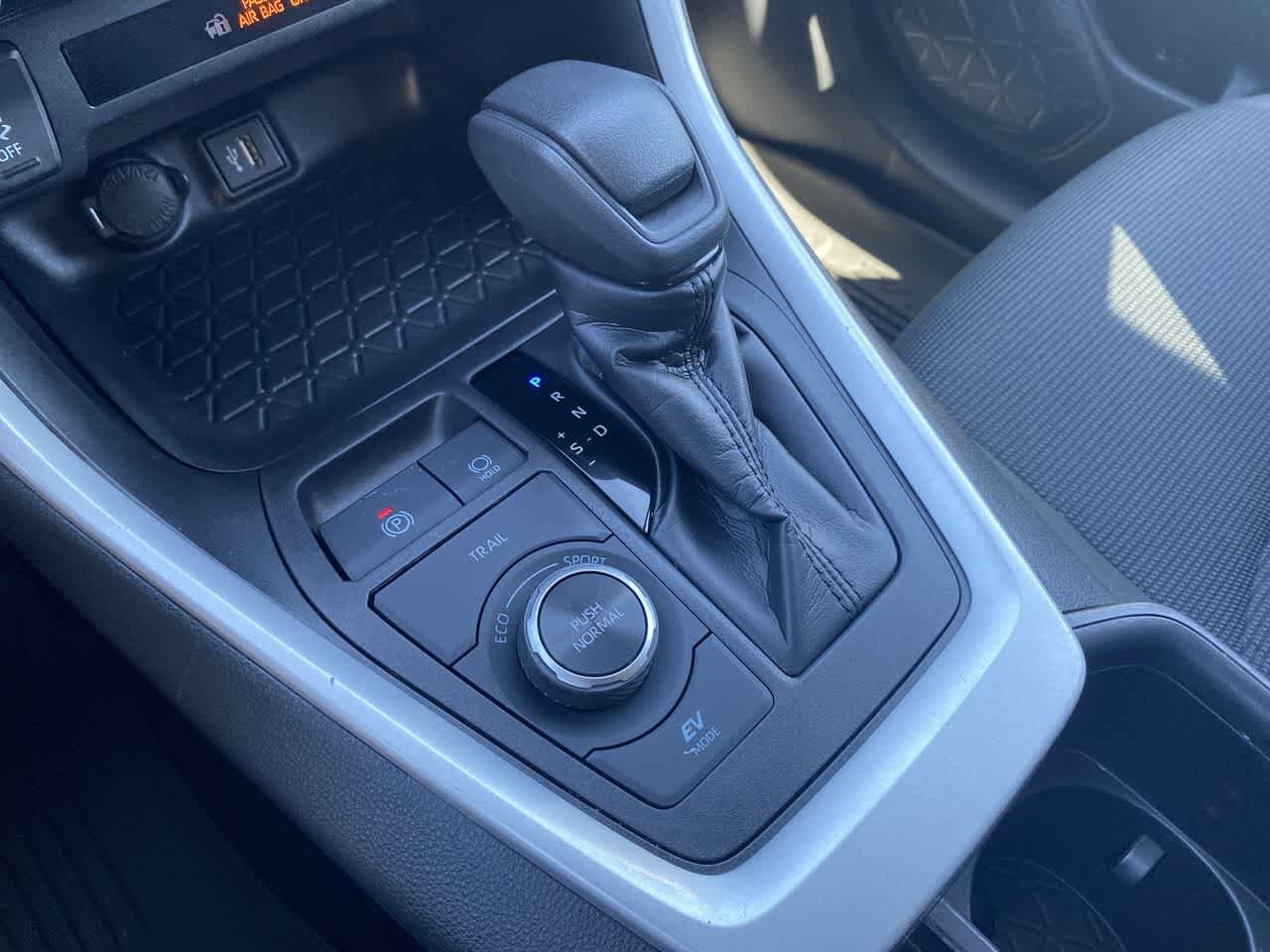 Thumbnail: 2024 Toyota RAV4 - 19