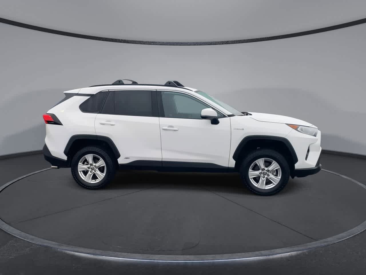Thumbnail: 2021 Toyota RAV4 - 9