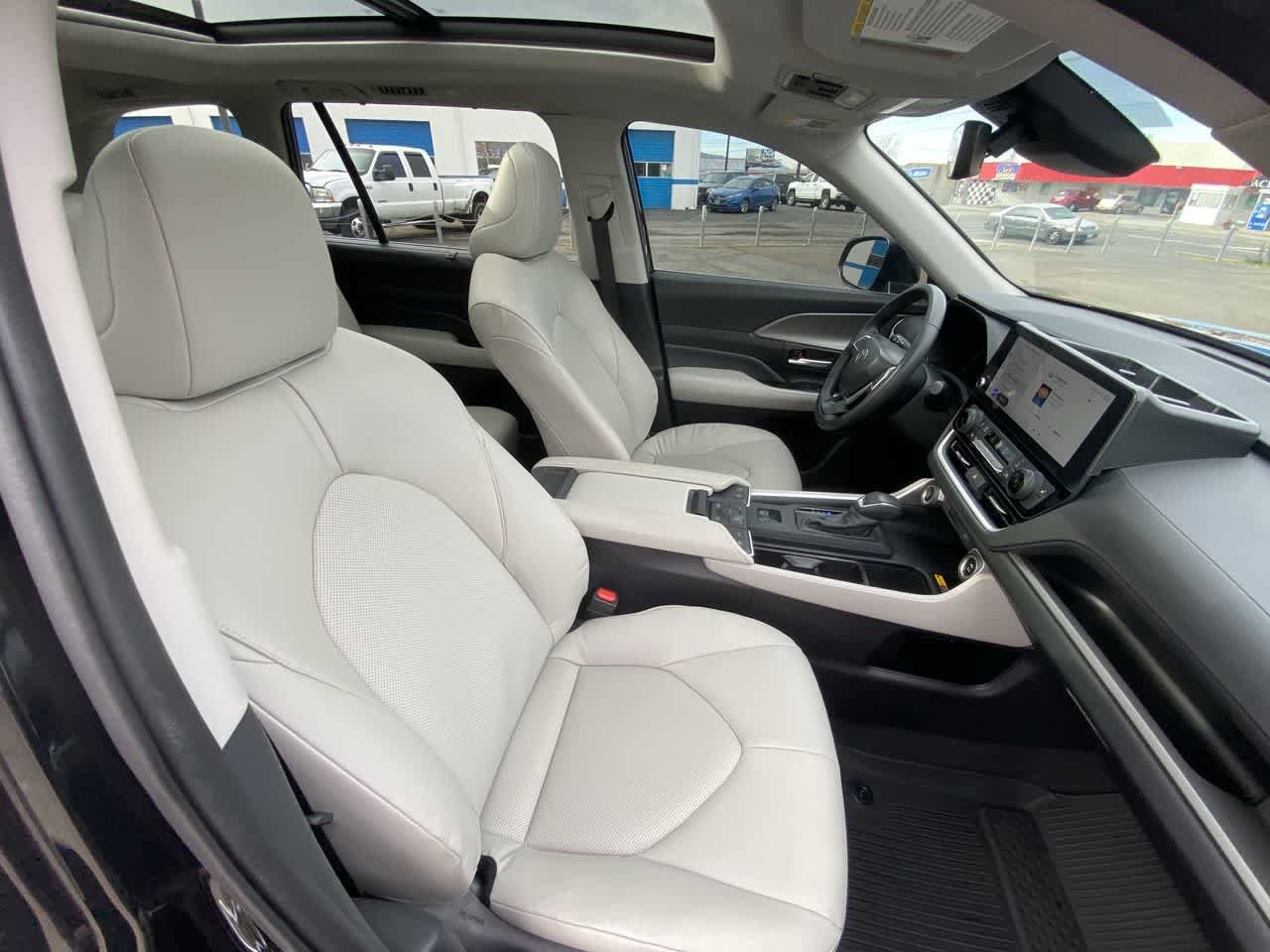 Thumbnail: 2024 Toyota Grand Highlander - 25