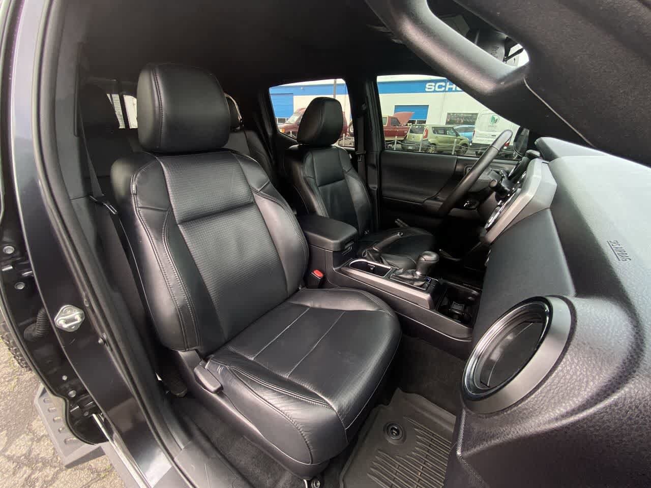 Thumbnail: 2020 Toyota Tacoma - 25