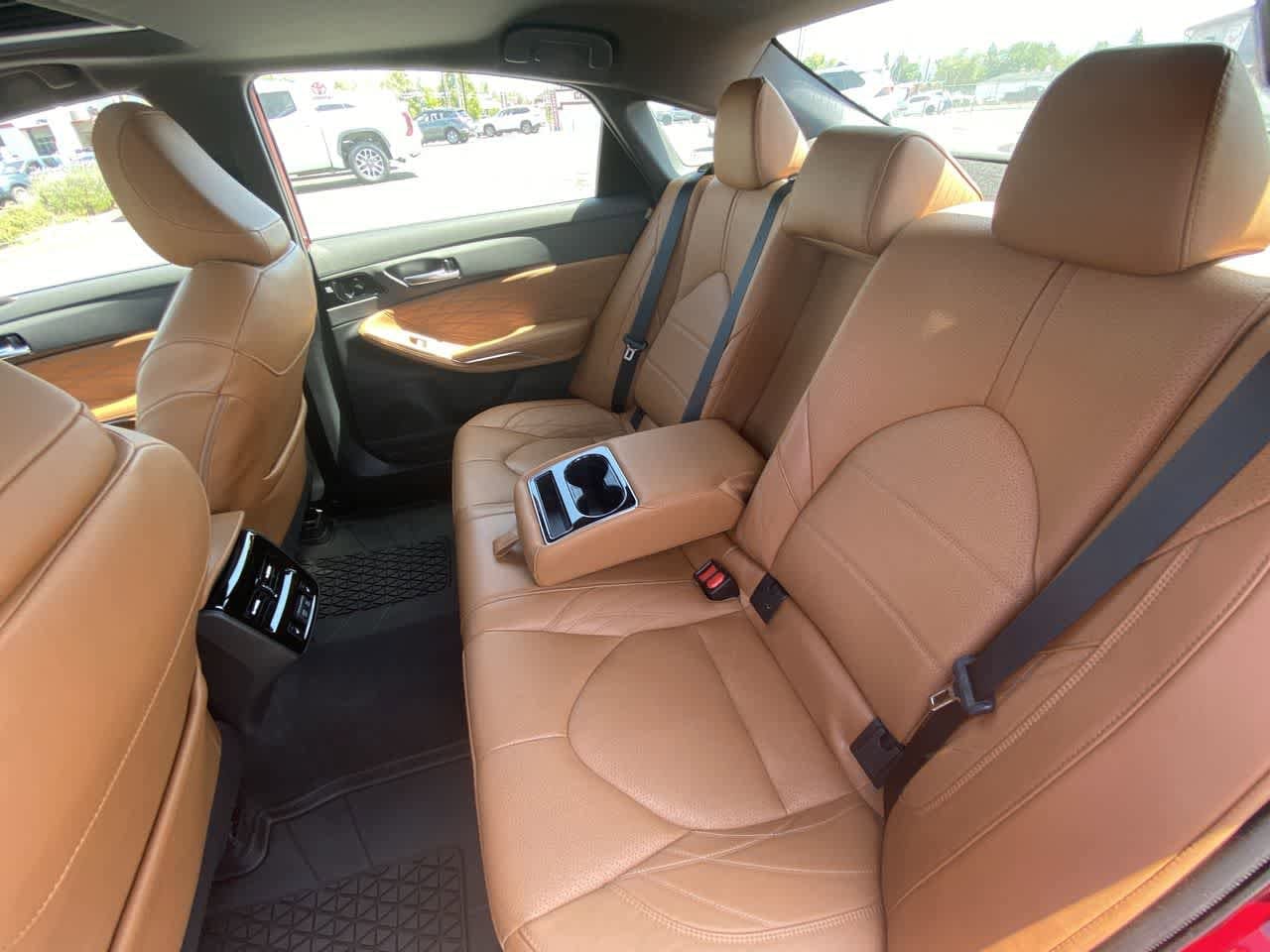 2022 Toyota Avalon Limited 23