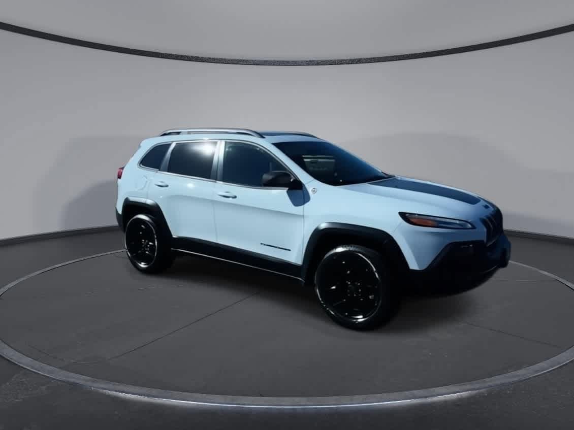 Used 2016 Jeep Cherokee Trailhawk with VIN 1C4PJMBS7GW296000 for sale in Medford, OR