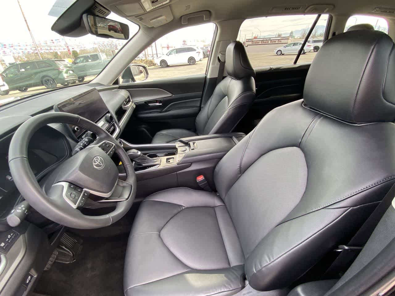 Thumbnail: 2025 Toyota Grand Highlander - 11