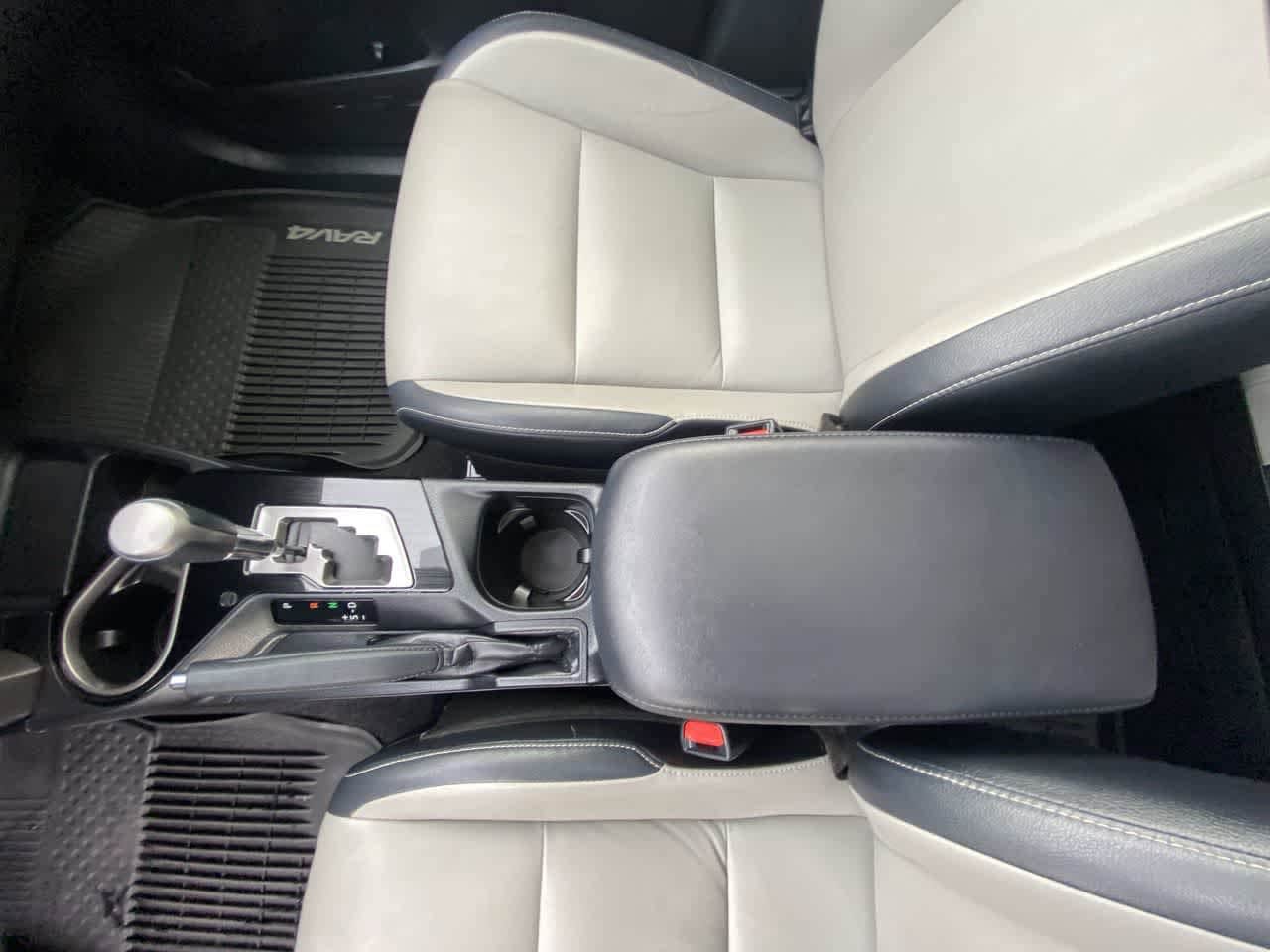 Thumbnail: 2018 Toyota RAV4 - 20