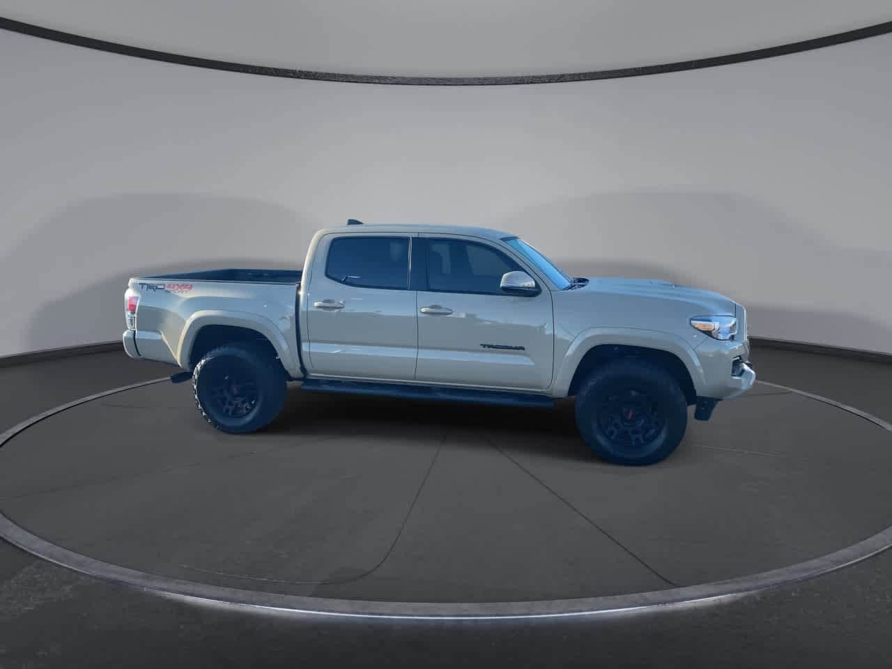 Thumbnail: 2020 Toyota Tacoma - 9