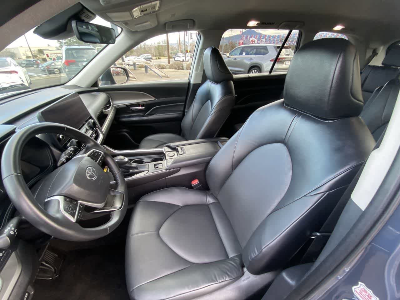 Thumbnail: 2025 Toyota Grand Highlander - 11