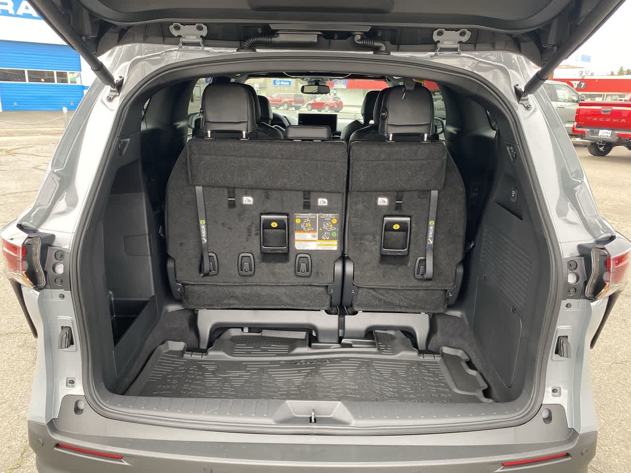 Thumbnail: 2025 Toyota Sienna - 24