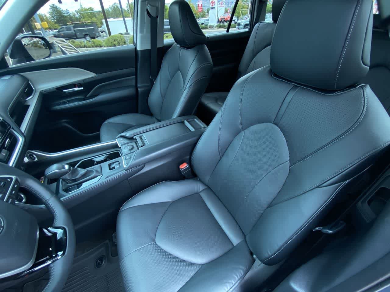 Thumbnail: 2024 Toyota Grand Highlander - 11