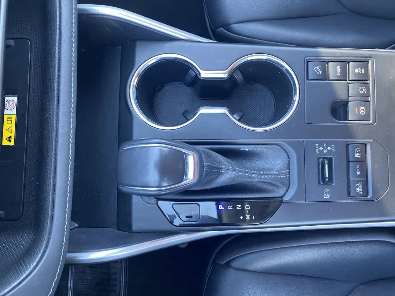 Thumbnail: 2023 Toyota Highlander - 19
