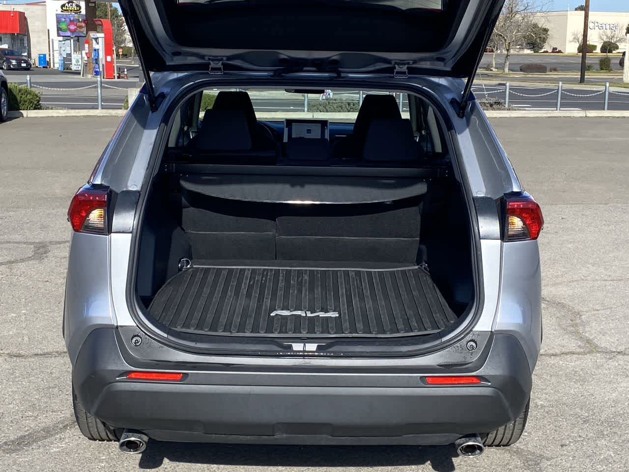 Thumbnail: 2025 Toyota RAV4 - 22