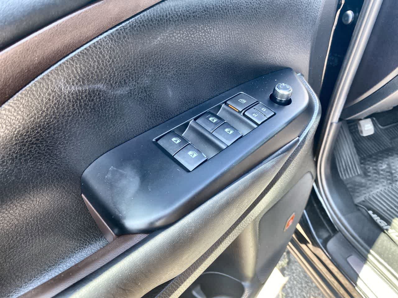 Thumbnail: 2019 Toyota Highlander - 13