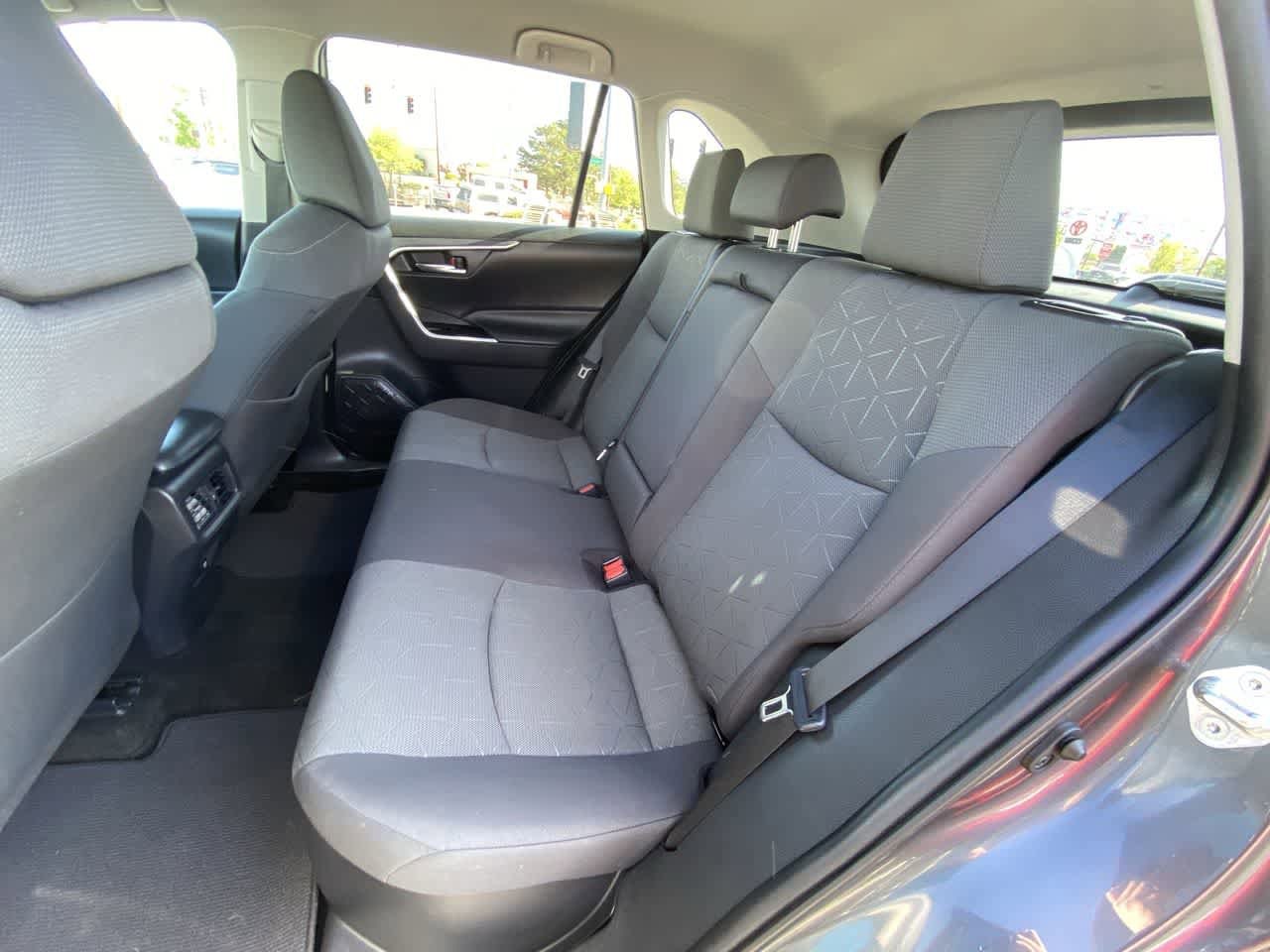 Thumbnail: 2021 Toyota RAV4 - 21