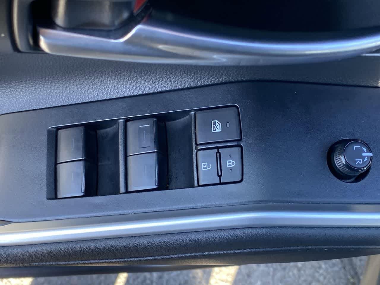 Thumbnail: 2023 Toyota Highlander - 13