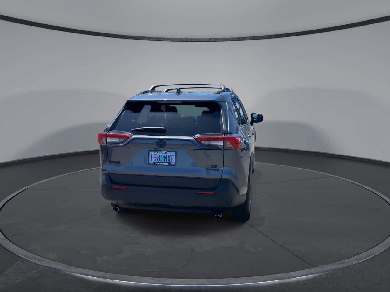 Thumbnail: 2021 Toyota RAV4 - 8