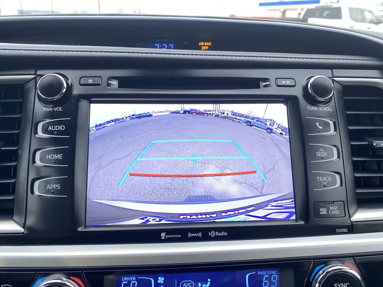 Thumbnail: 2019 Toyota Highlander - 17