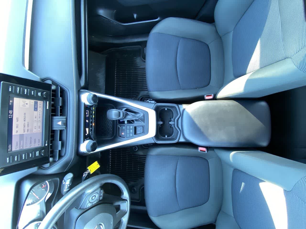 Thumbnail: 2022 Toyota RAV4 - 20