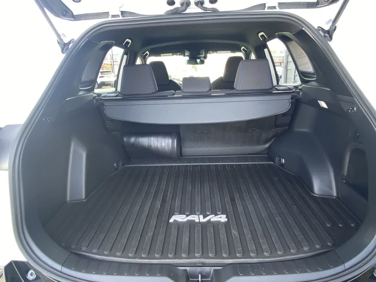 Thumbnail: 2023 Toyota RAV4 - 22