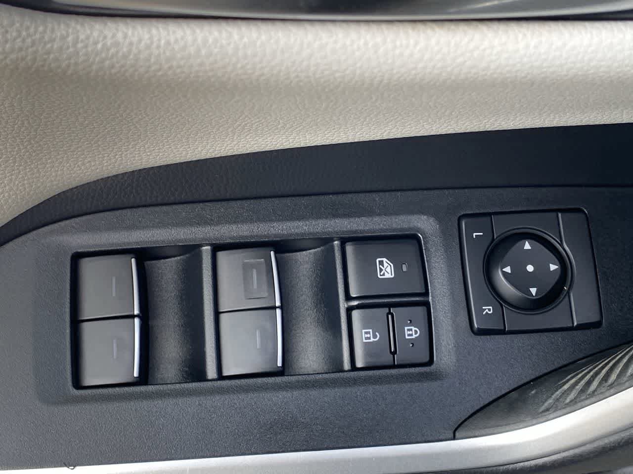 Thumbnail: 2022 Toyota RAV4 - 13