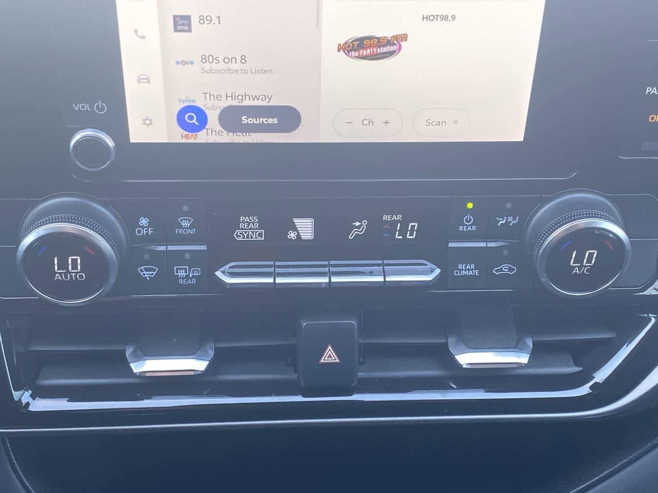 Thumbnail: 2024 Toyota Highlander - 18