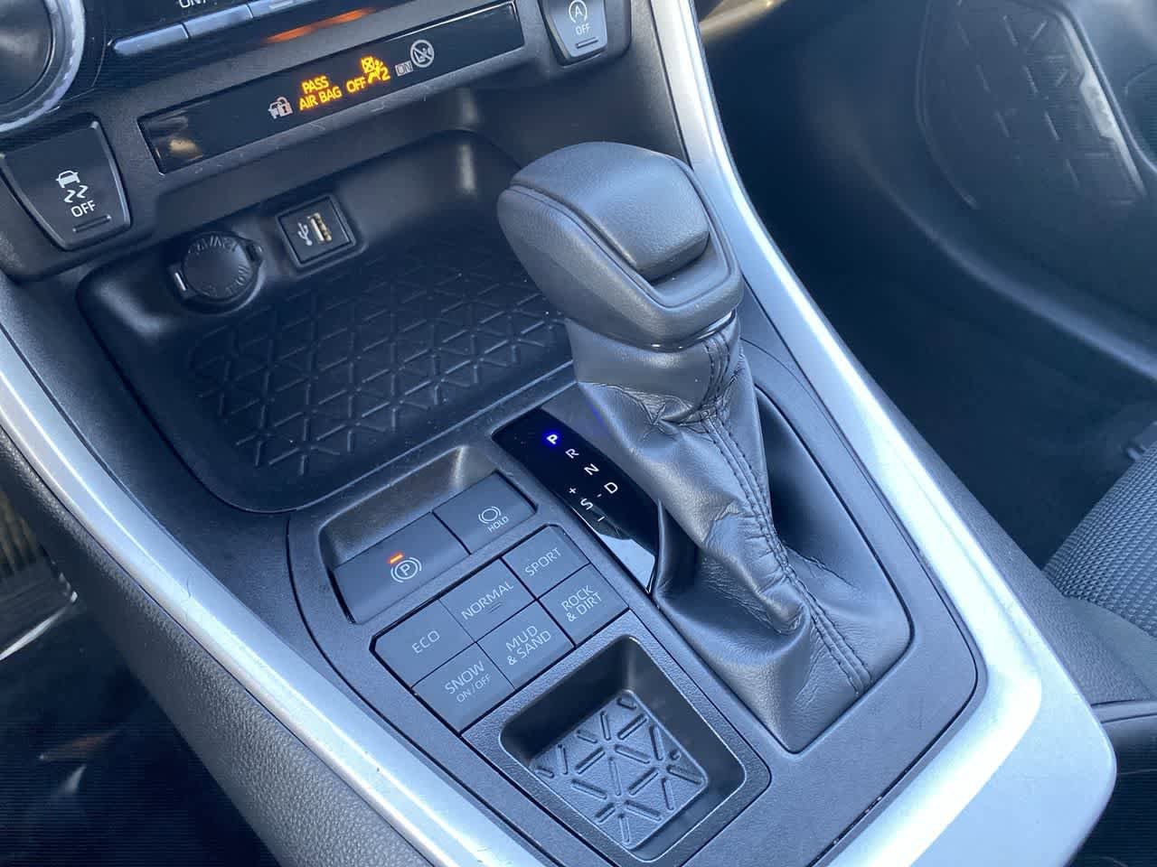 Thumbnail: 2024 Toyota RAV4 - 19