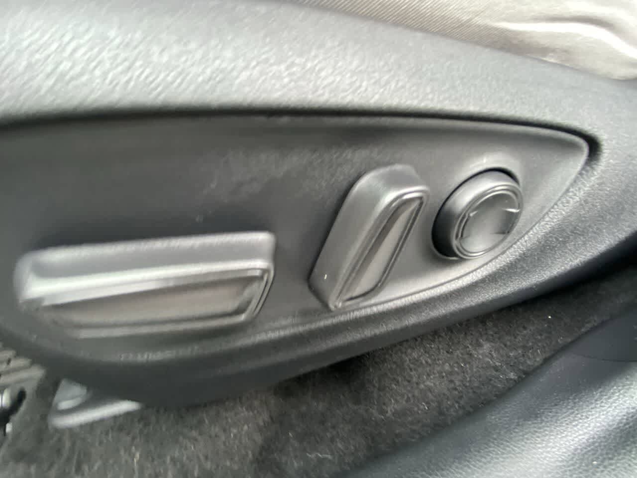 Thumbnail: 2023 Toyota RAV4 - 12