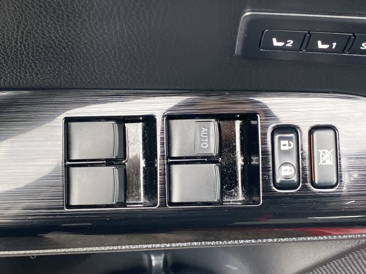 Thumbnail: 2018 Toyota RAV4 - 13