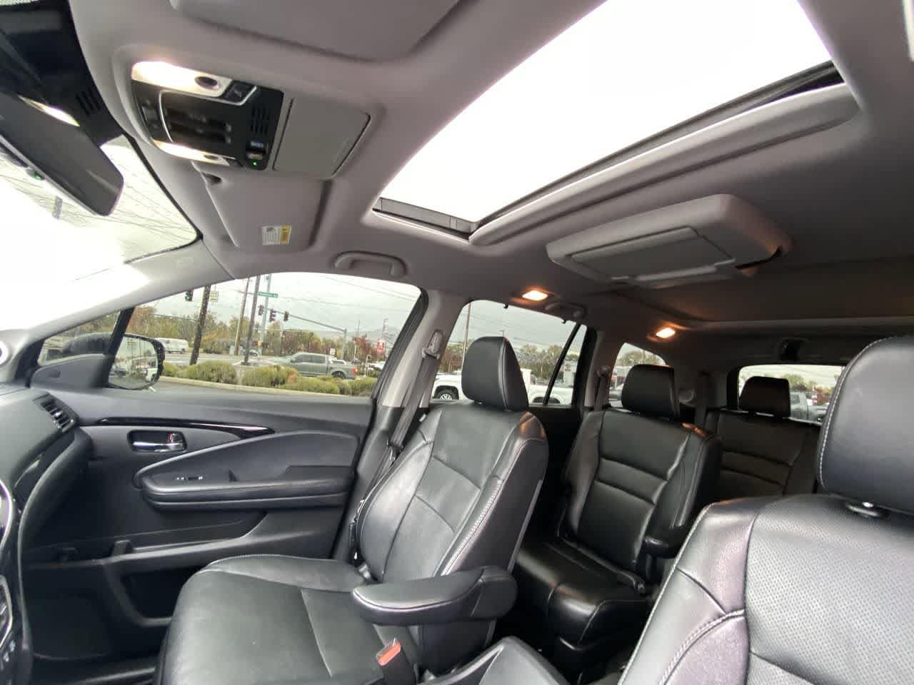 Thumbnail: 2019 Honda Pilot - 22