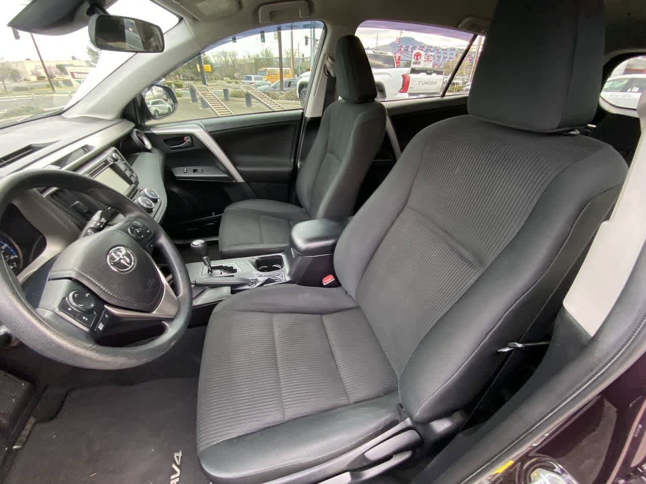 Thumbnail: 2017 Toyota RAV4 - 11