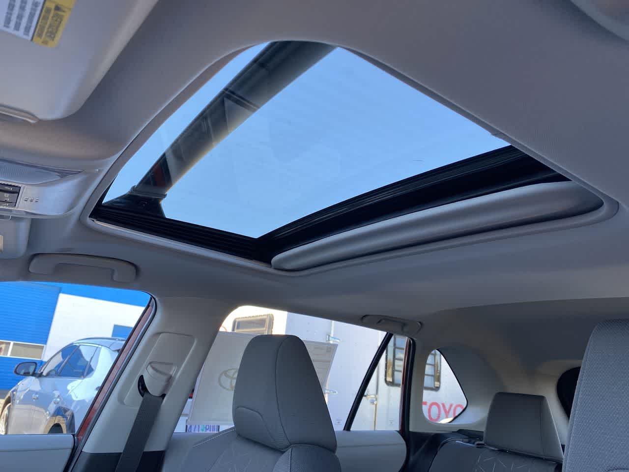 Thumbnail: 2025 Toyota RAV4 - 21