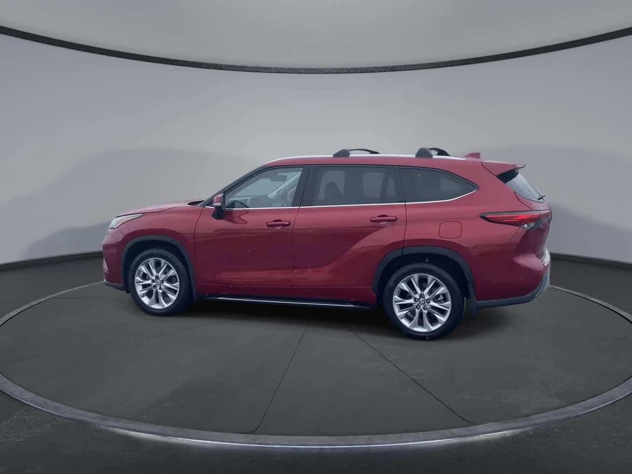 Thumbnail: 2023 Toyota Highlander - 6