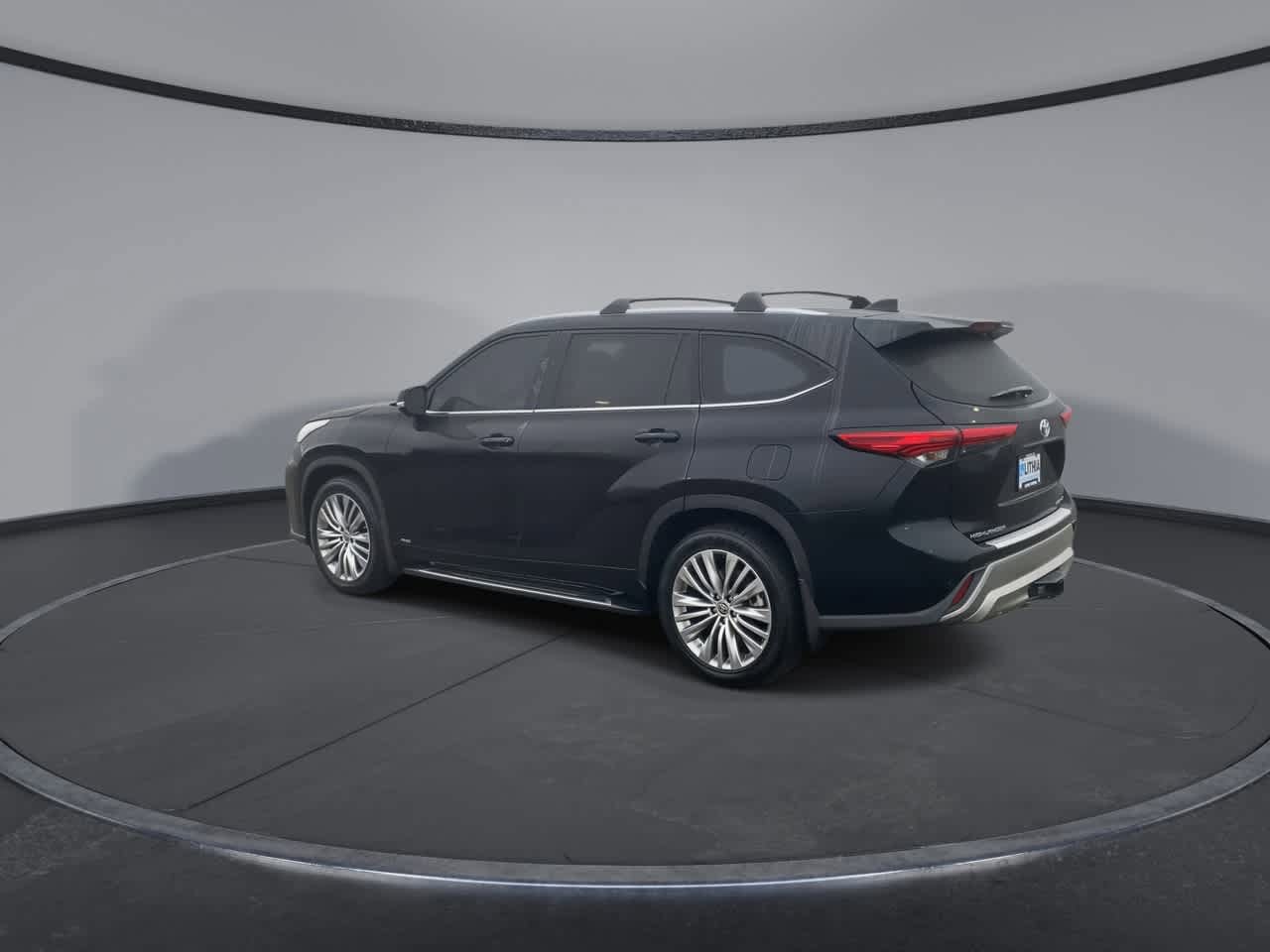 Thumbnail: 2023 Toyota Highlander - 6