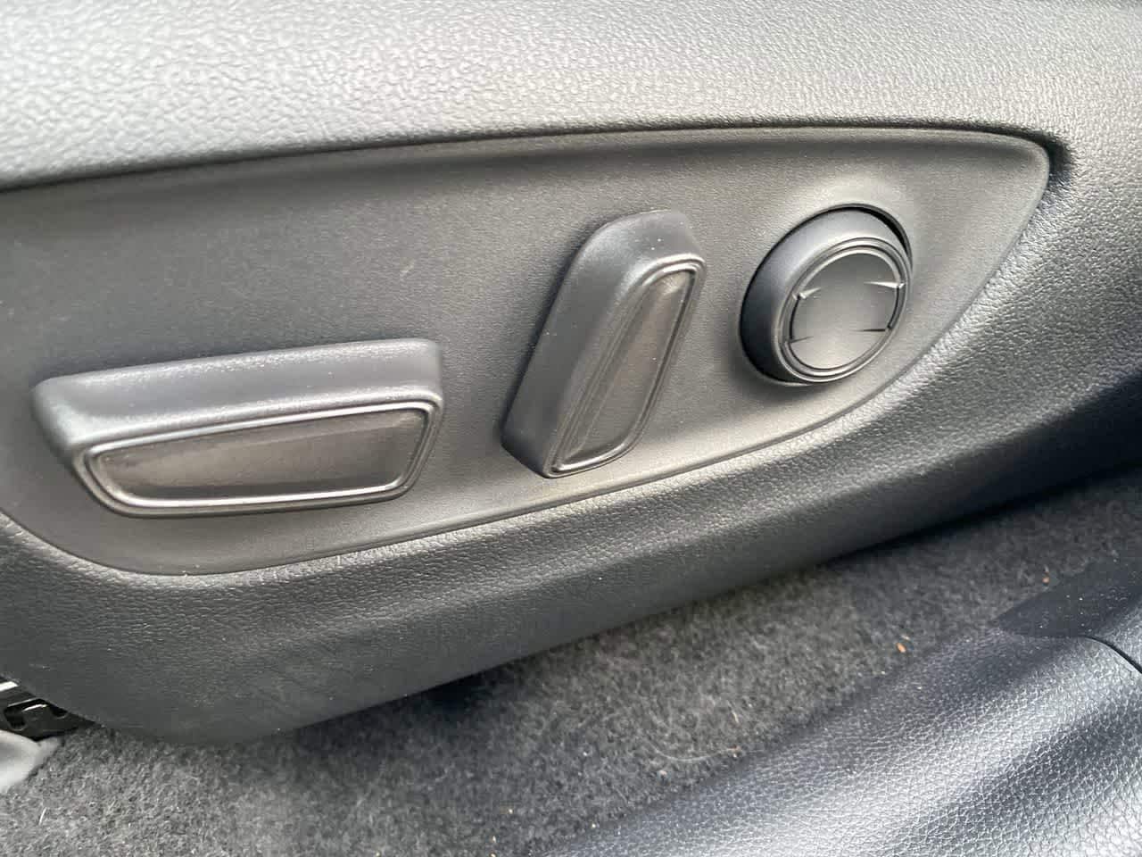 Thumbnail: 2022 Toyota RAV4 - 12