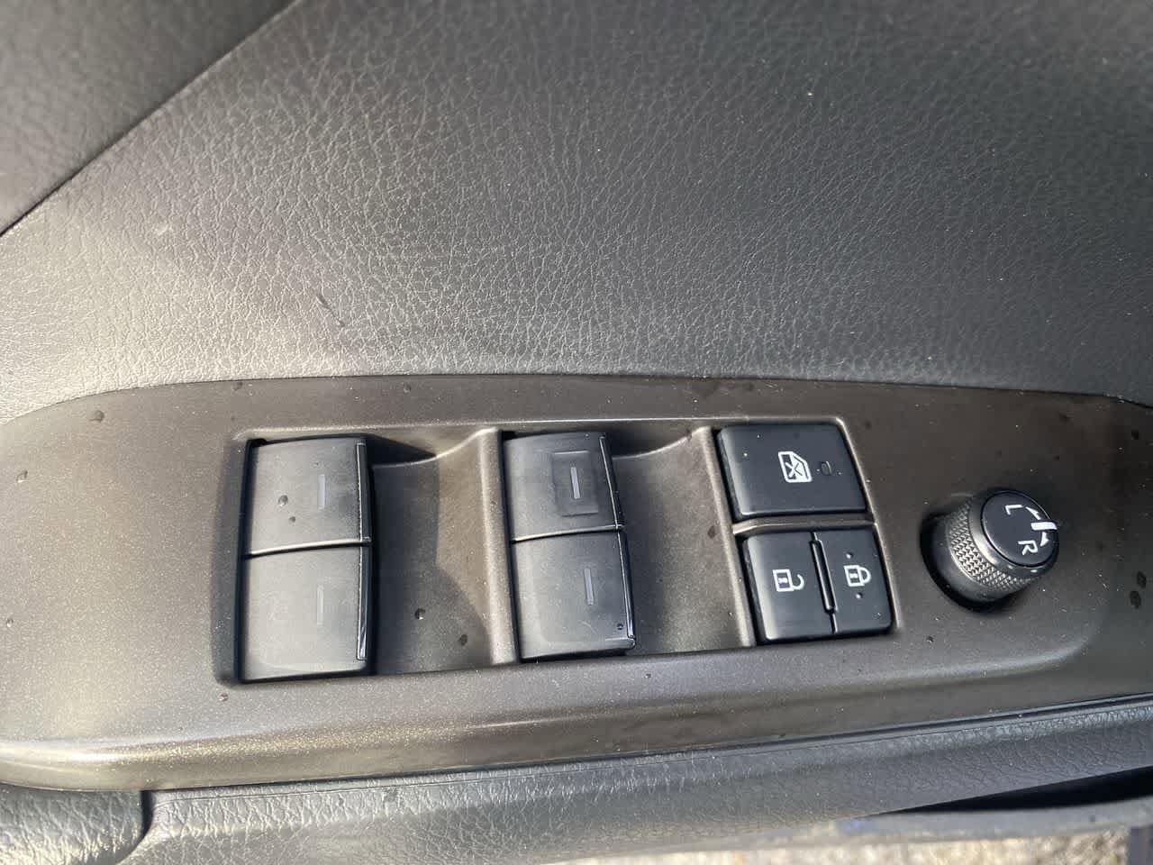 Thumbnail: 2021 Toyota Camry - 13