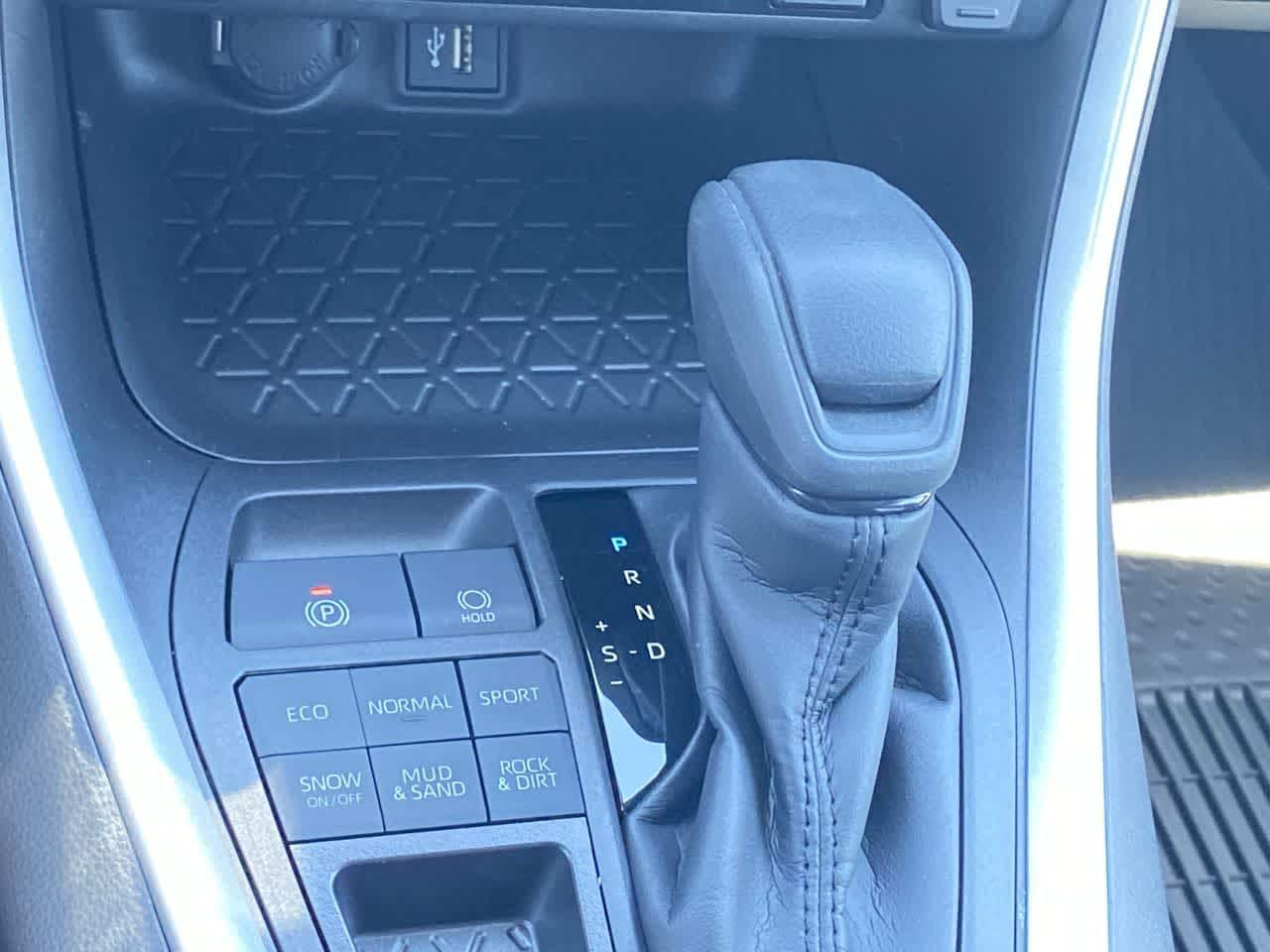 Thumbnail: 2023 Toyota RAV4 - 19