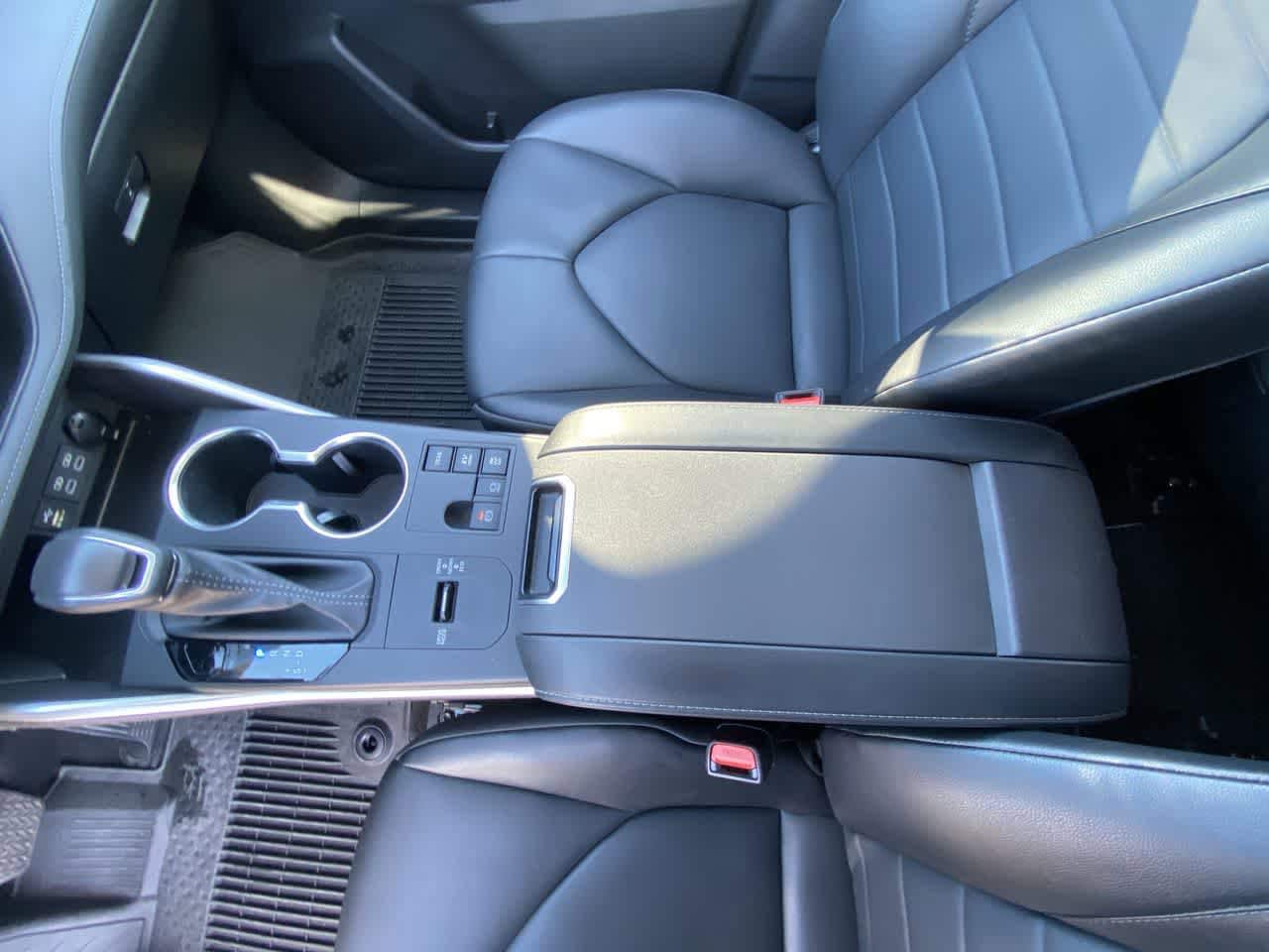 Thumbnail: 2023 Toyota Highlander - 20