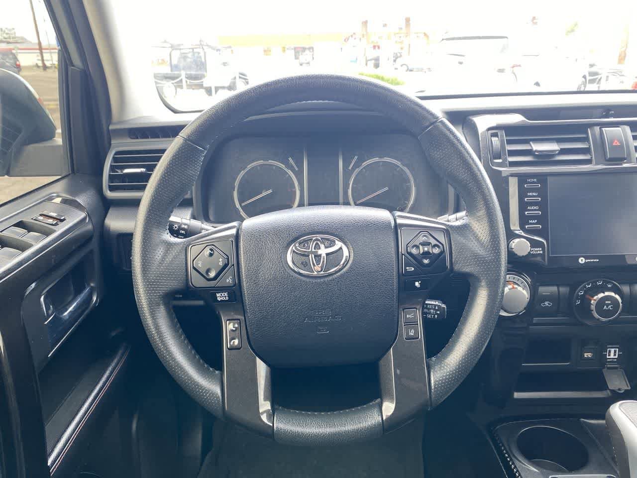 Thumbnail: 2022 Toyota 4Runner - 14