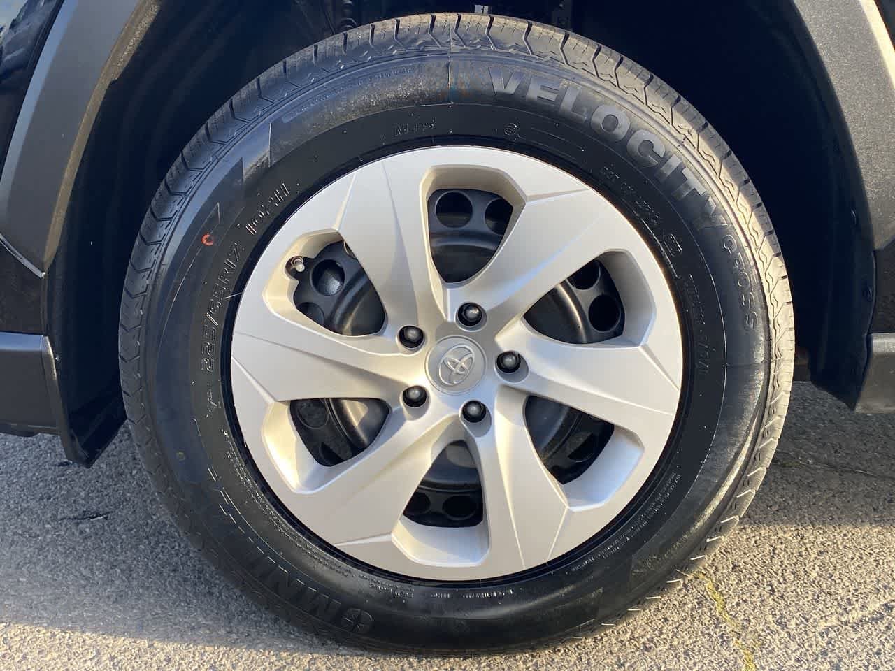 Thumbnail: 2024 Toyota RAV4 - 10